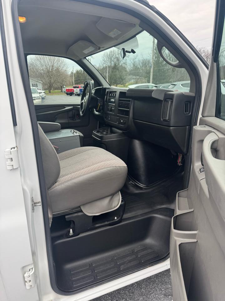 Chevrolet Express Cargo Van RWD 2500 135" 2015