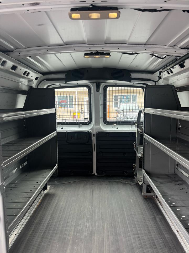 Chevrolet Express Cargo Van RWD 2500 135" 2015