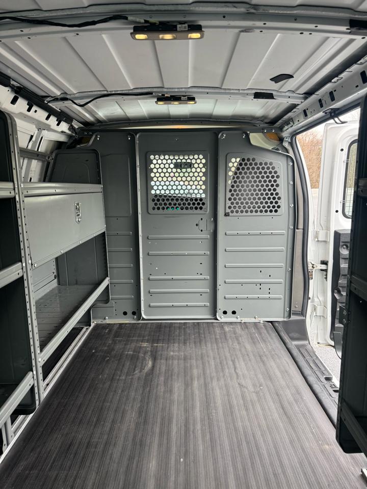 Chevrolet Express Cargo Van RWD 2500 135" 2015