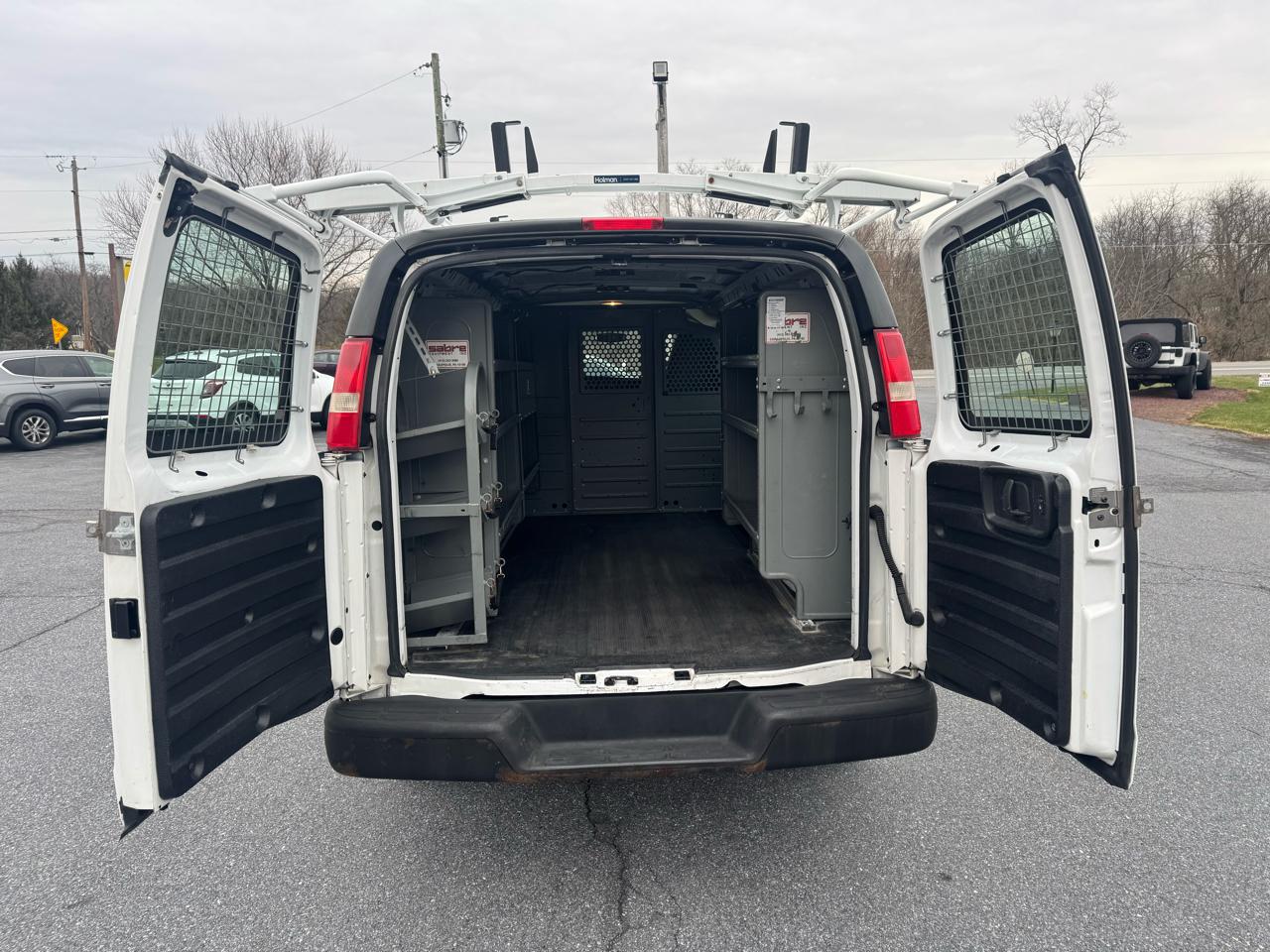 Chevrolet Express Cargo Van RWD 2500 135" 2015