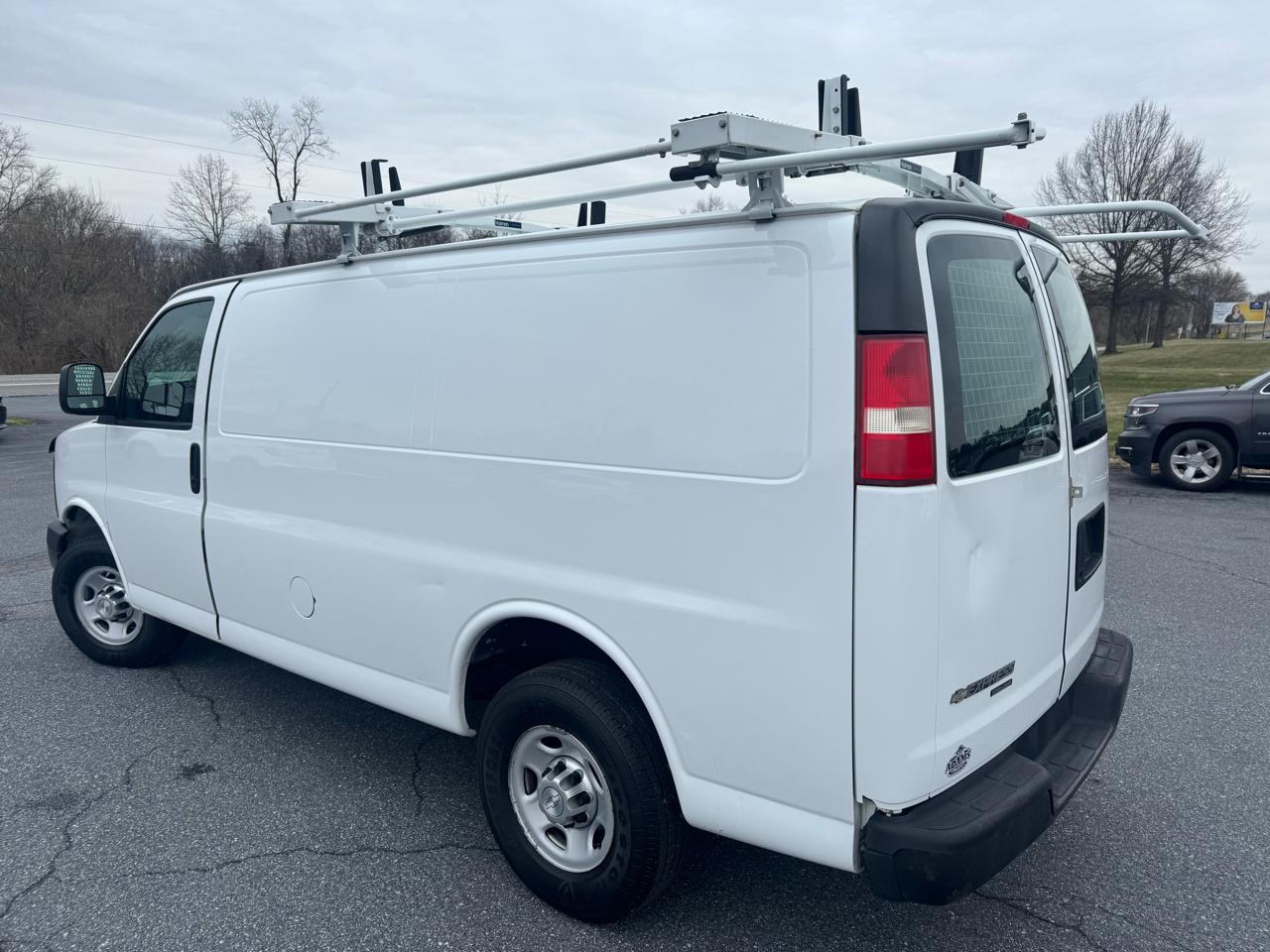 Chevrolet Express Cargo Van RWD 2500 135" 2015