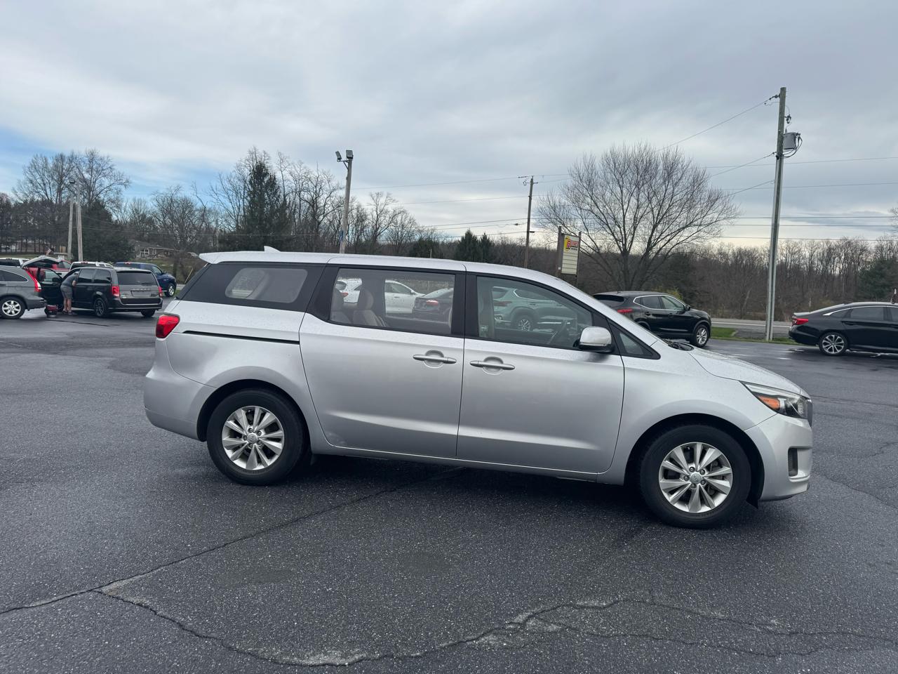 Kia Sedona L FWD 2017