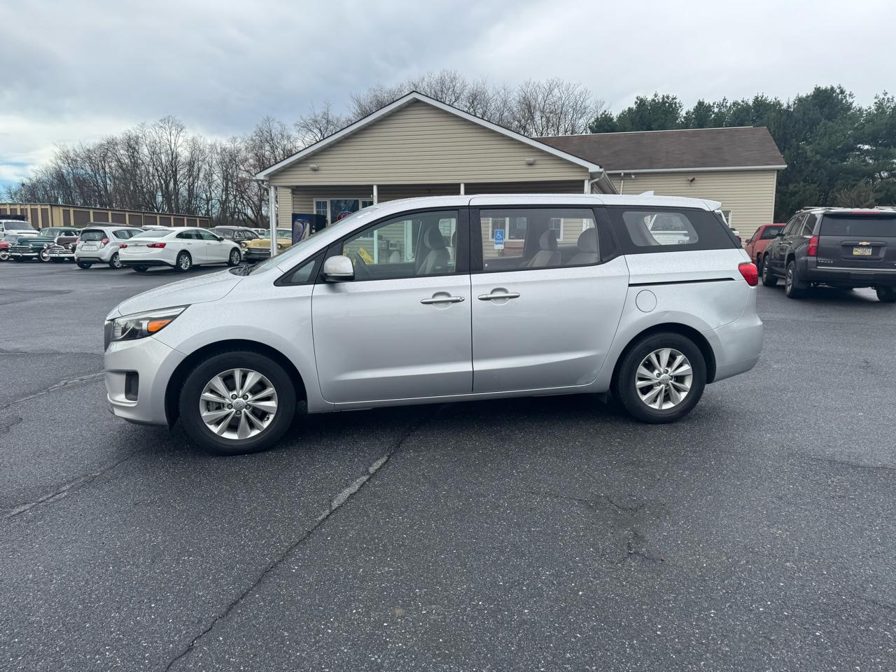 Kia Sedona L FWD 2017