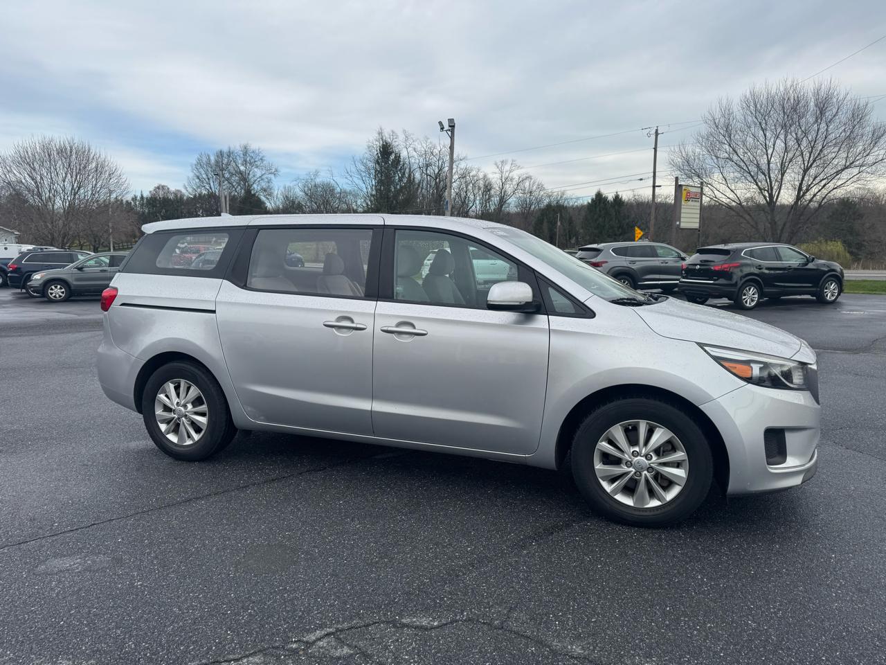 Kia Sedona L FWD 2017