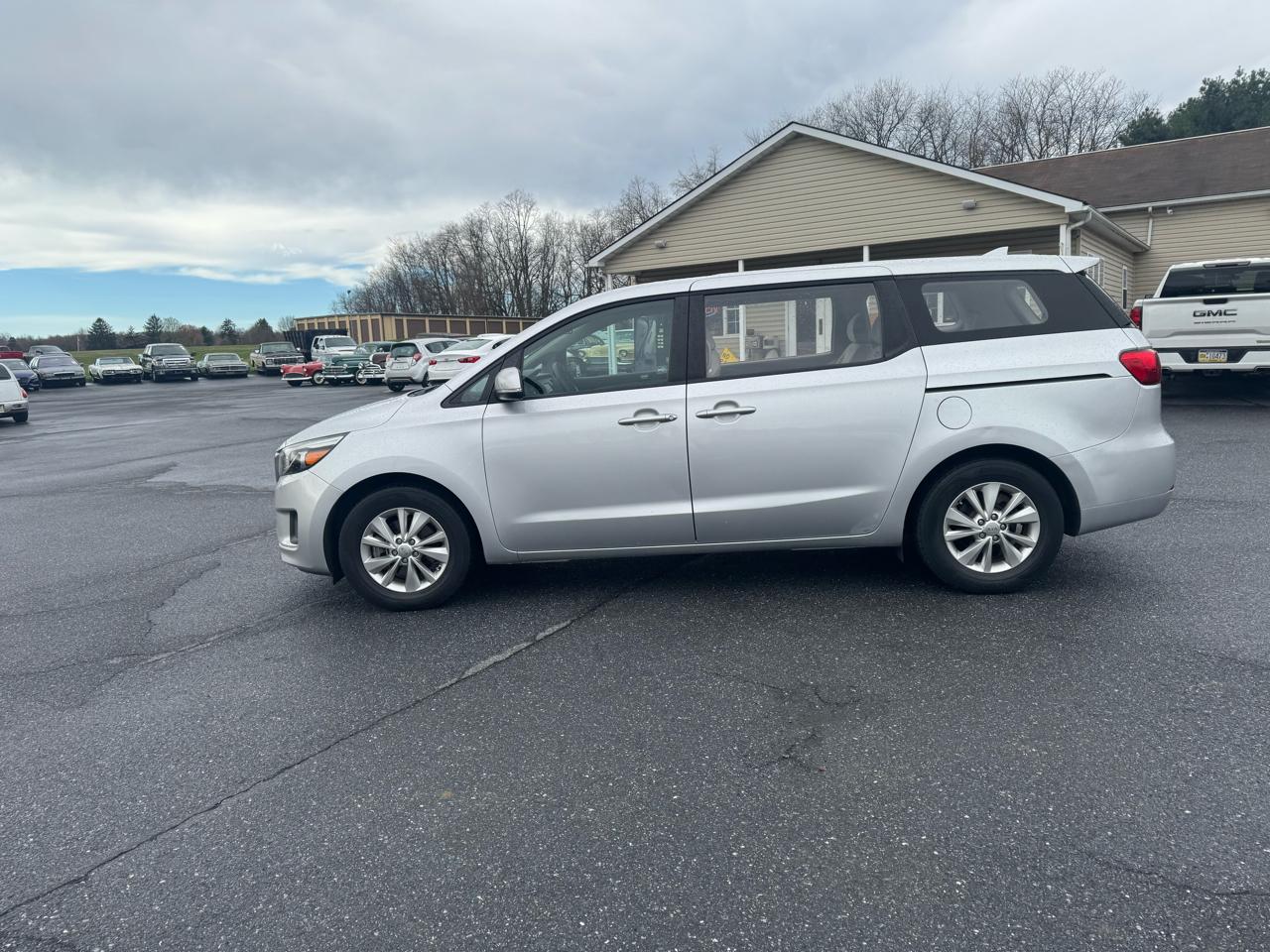 Kia Sedona L FWD 2017