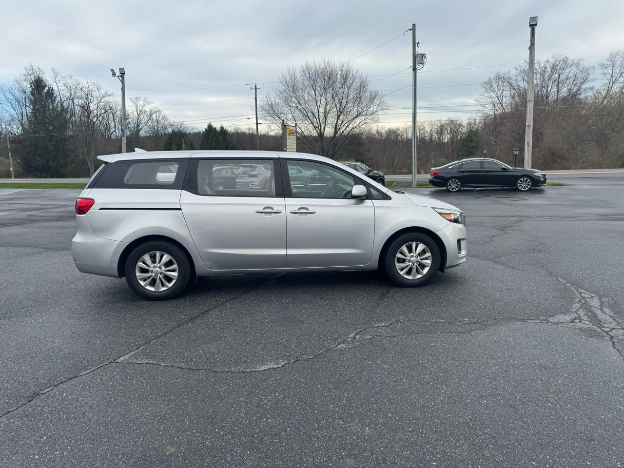 Kia Sedona L FWD 2017