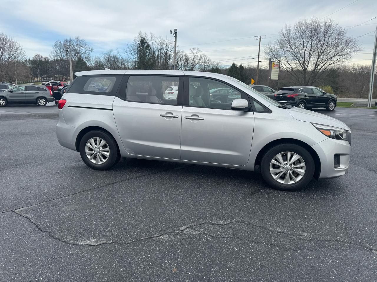 Kia Sedona L FWD 2017