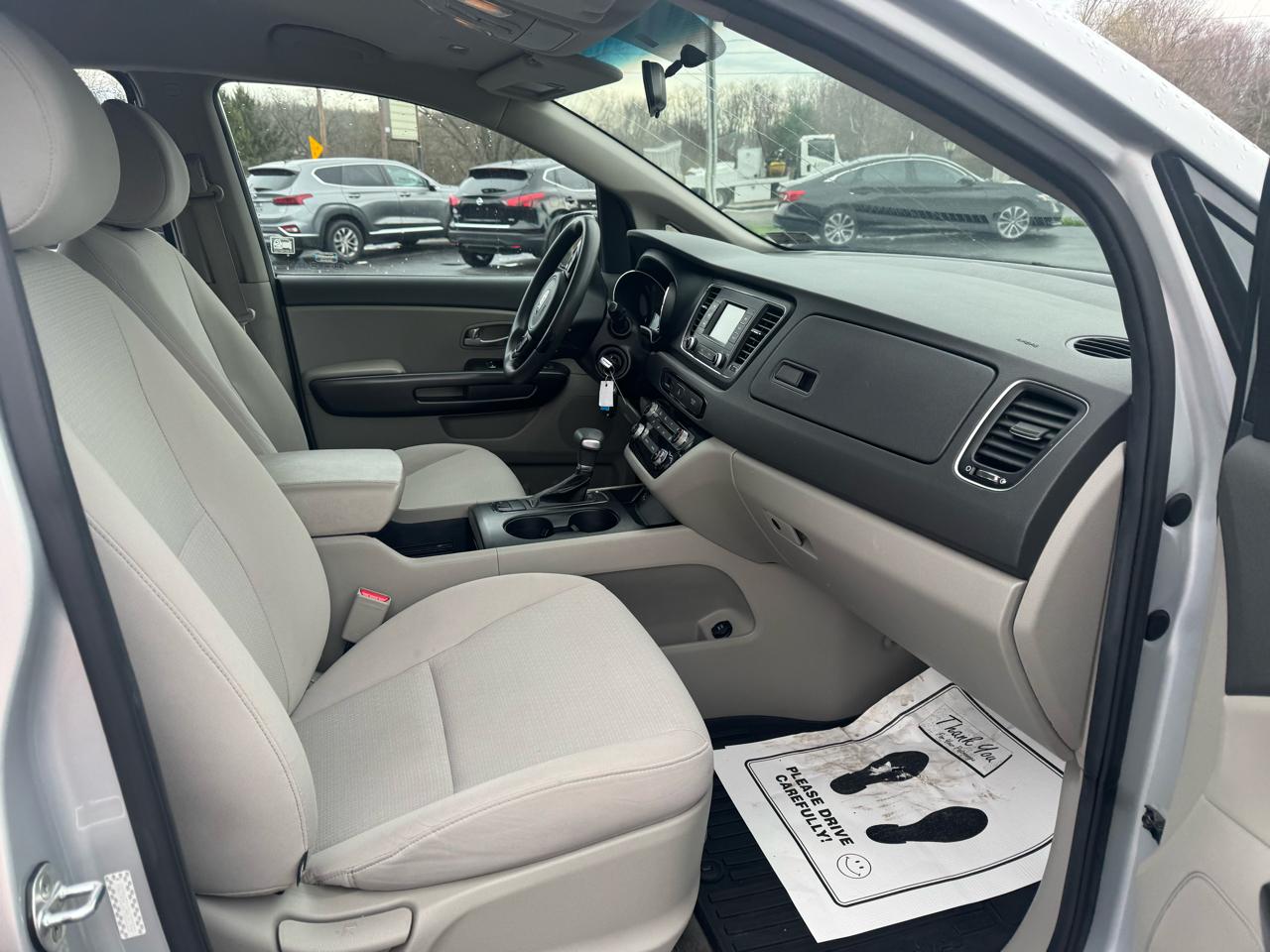 Kia Sedona L FWD 2017