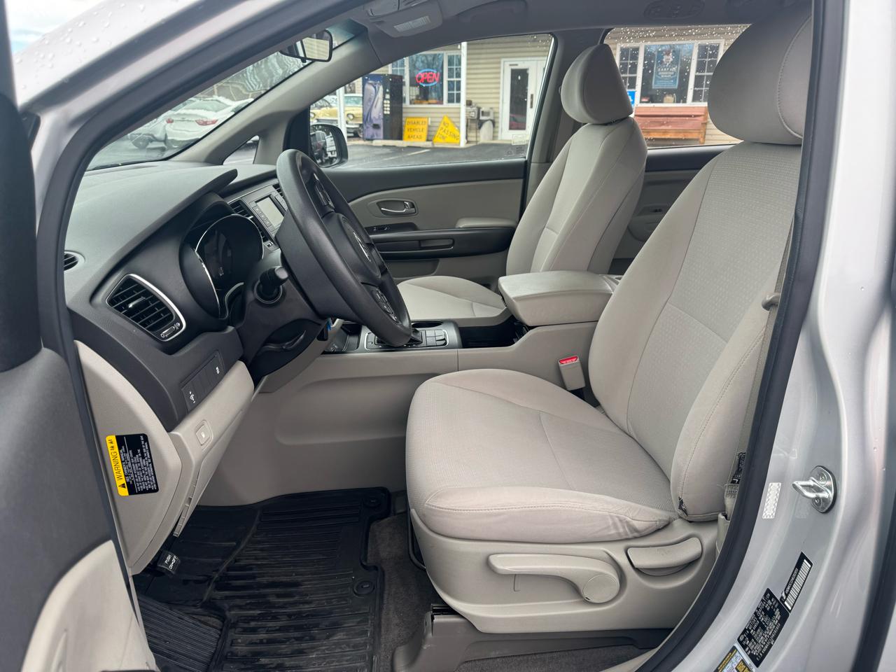 Kia Sedona L FWD 2017