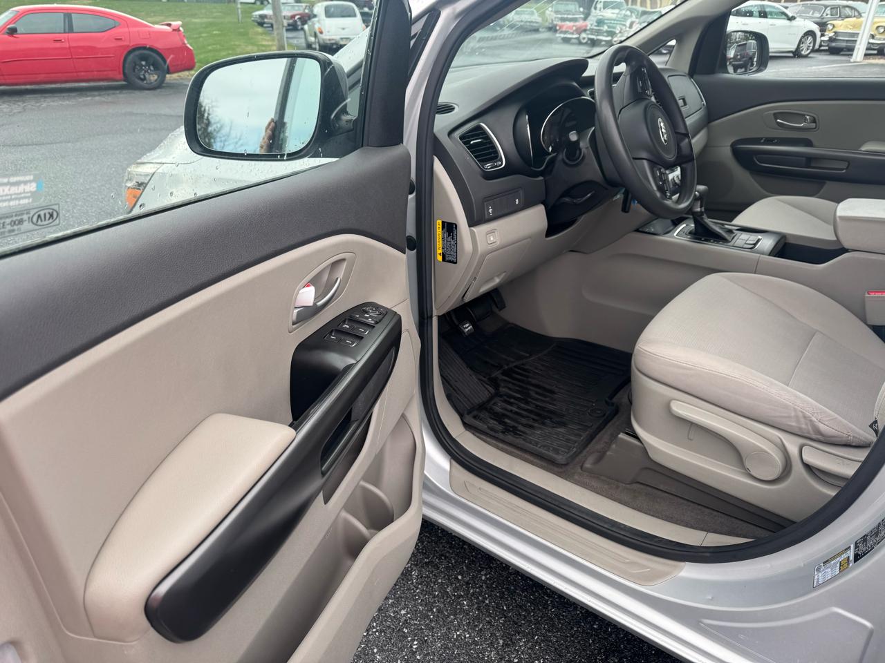 Kia Sedona L FWD 2017