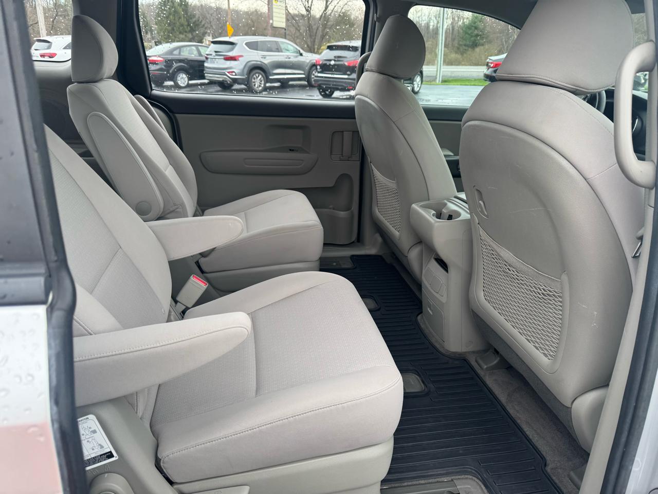 Kia Sedona L FWD 2017