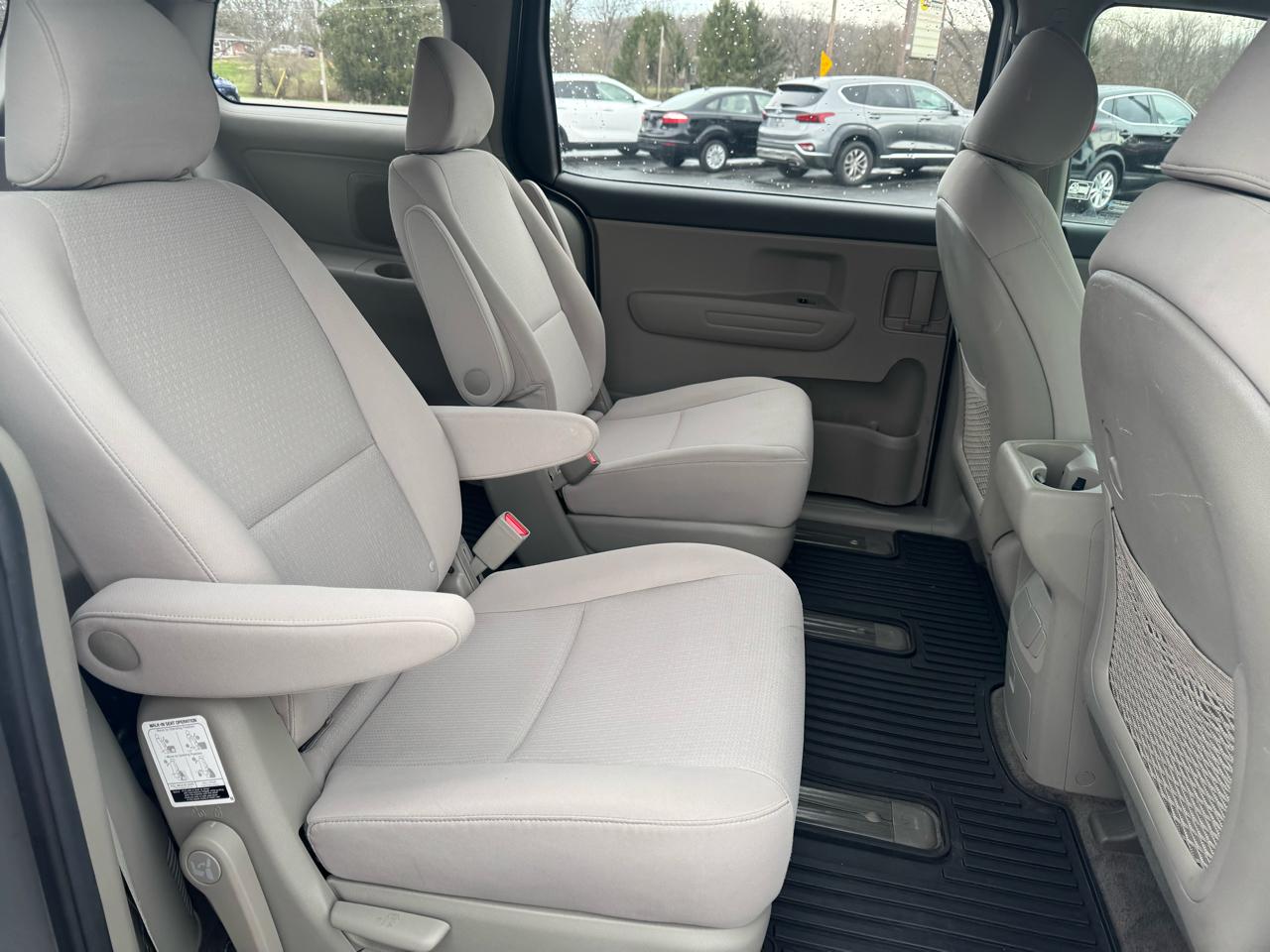 Kia Sedona L FWD 2017