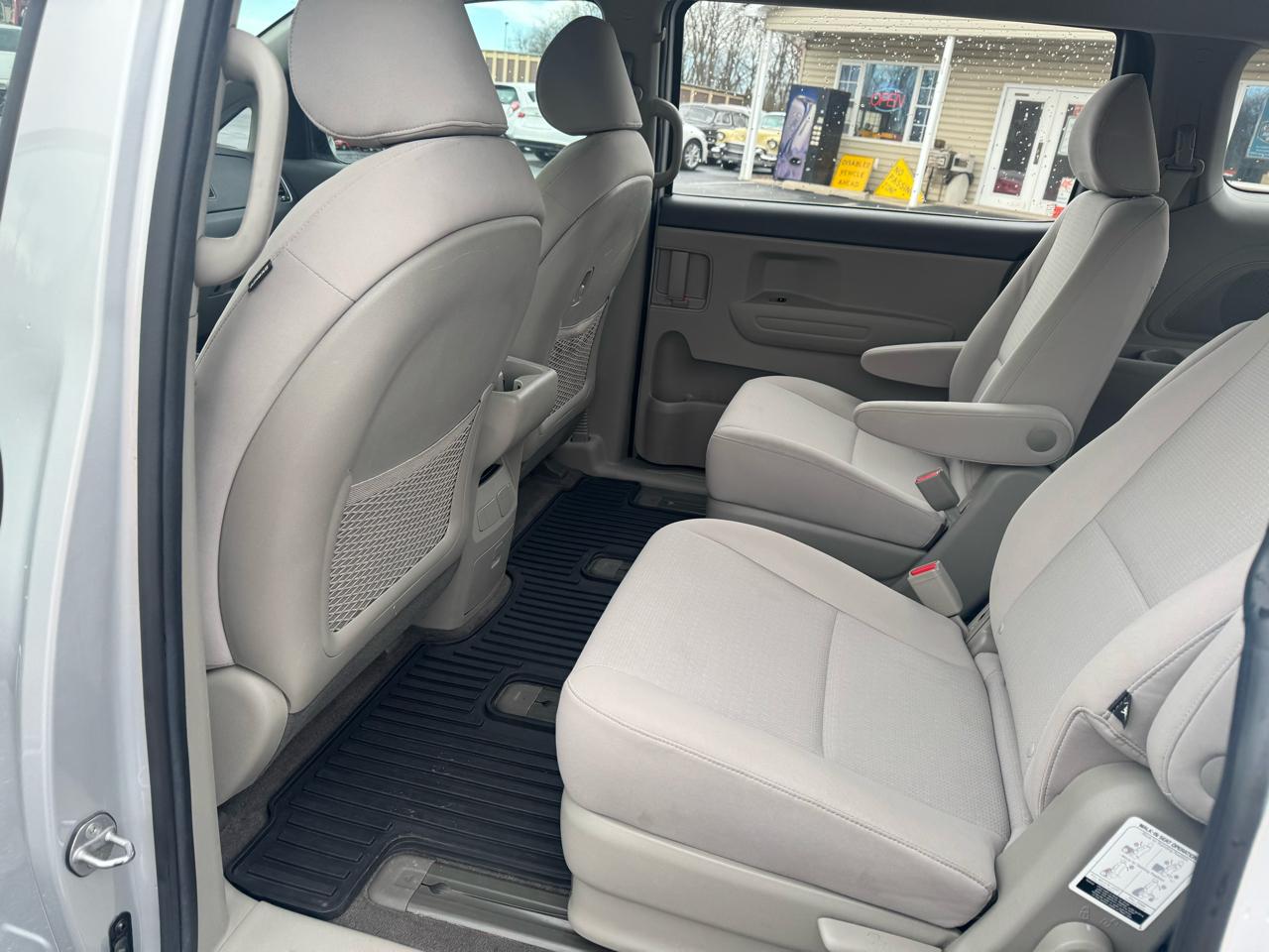 Kia Sedona L FWD 2017