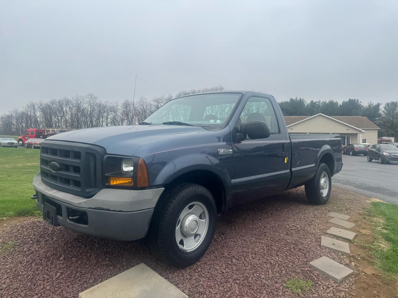 Ford Super Duty F-250 Reg Cab 137" XLT 2006