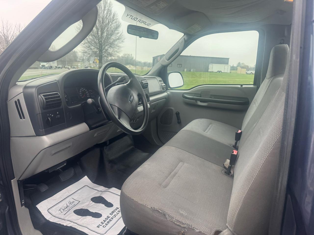 Ford Super Duty F-250 Reg Cab 137" XLT 2006