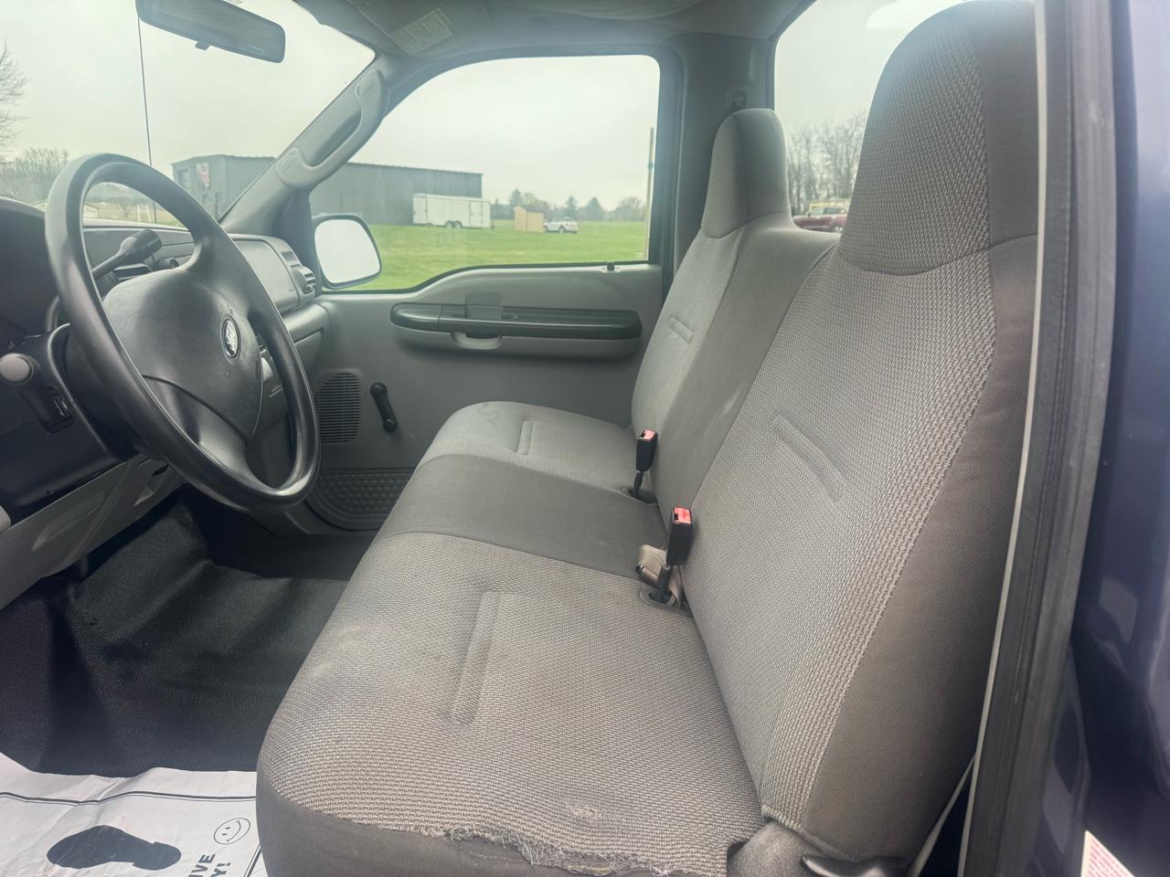 Ford Super Duty F-250 Reg Cab 137" XLT 2006