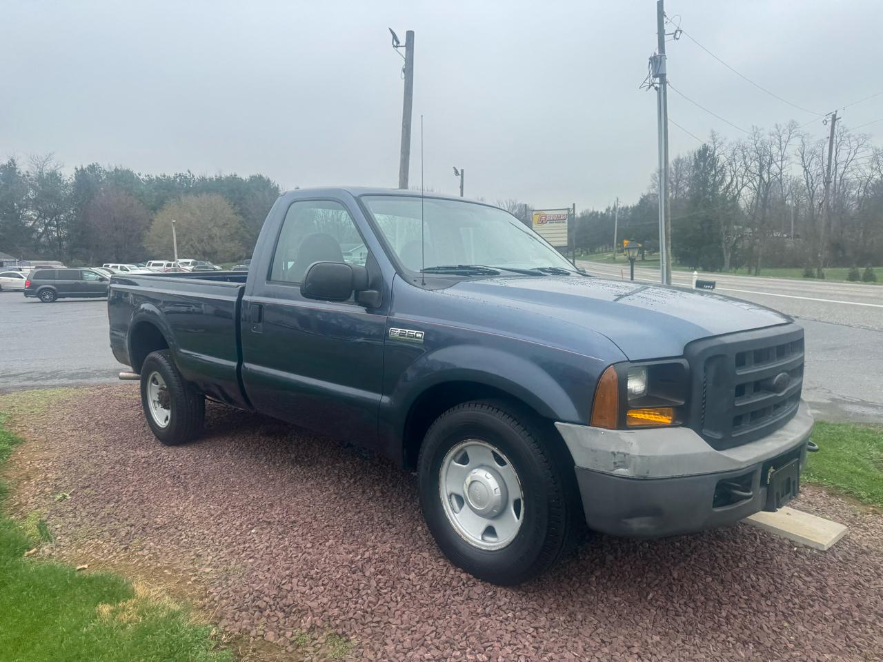 Ford Super Duty F-250 Reg Cab 137" XLT 2006