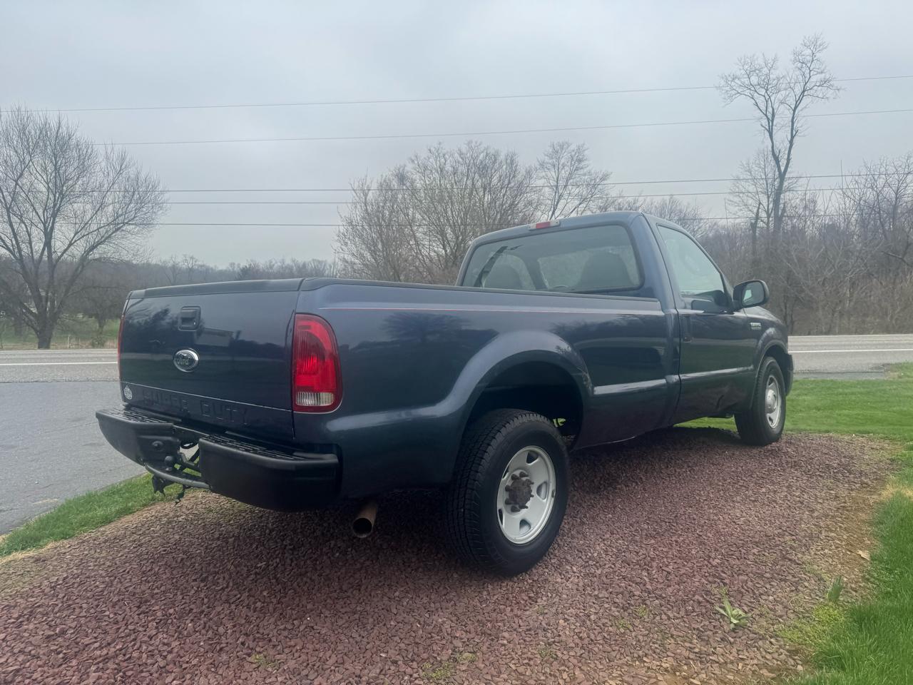 Ford Super Duty F-250 Reg Cab 137" XLT 2006
