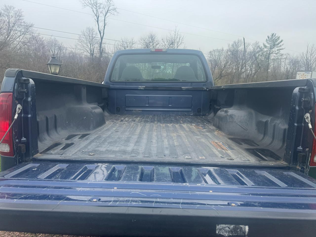 Ford Super Duty F-250 Reg Cab 137" XLT 2006