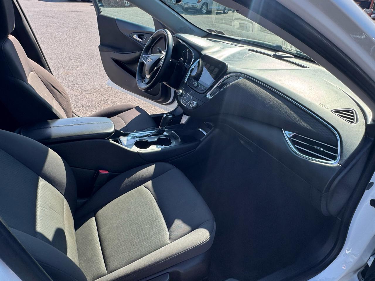 Chevrolet Malibu 4dr Sdn LT w/1LT 2017