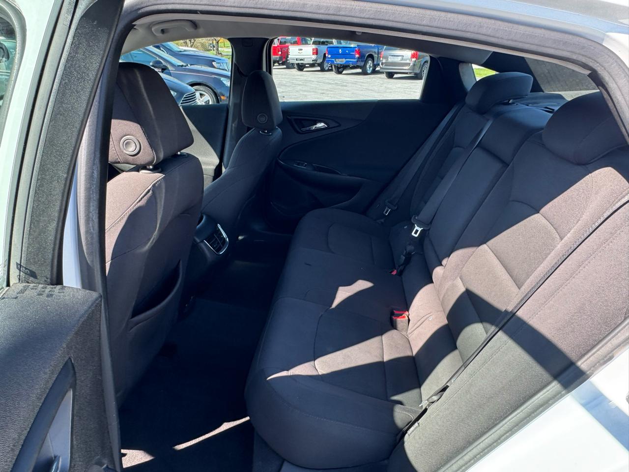 Chevrolet Malibu 4dr Sdn LT w/1LT 2017