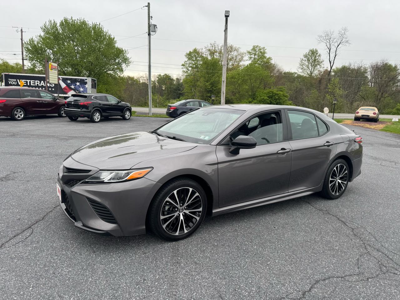 Toyota Camry SE Auto (Natl) 2019