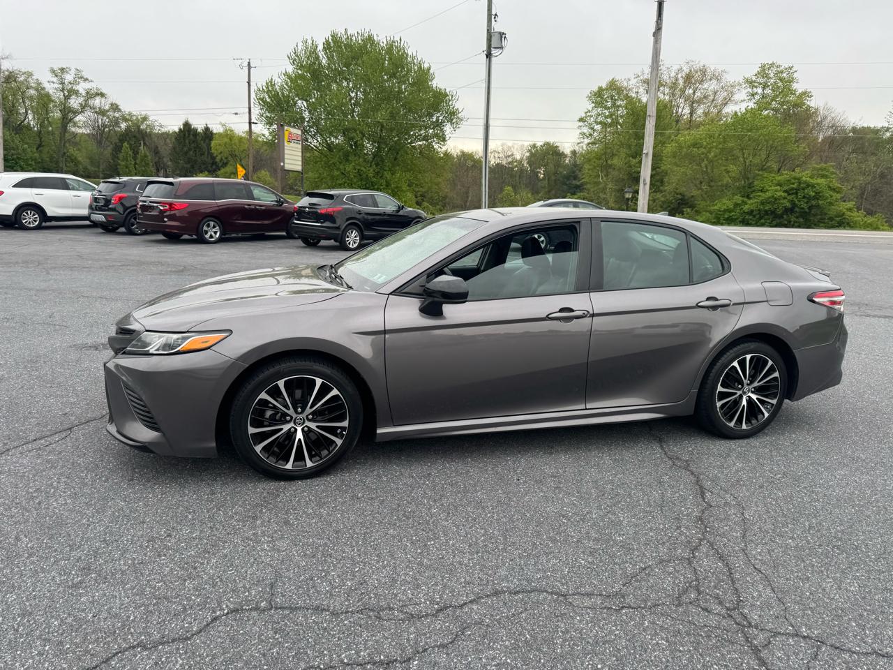 Toyota Camry SE Auto (Natl) 2019