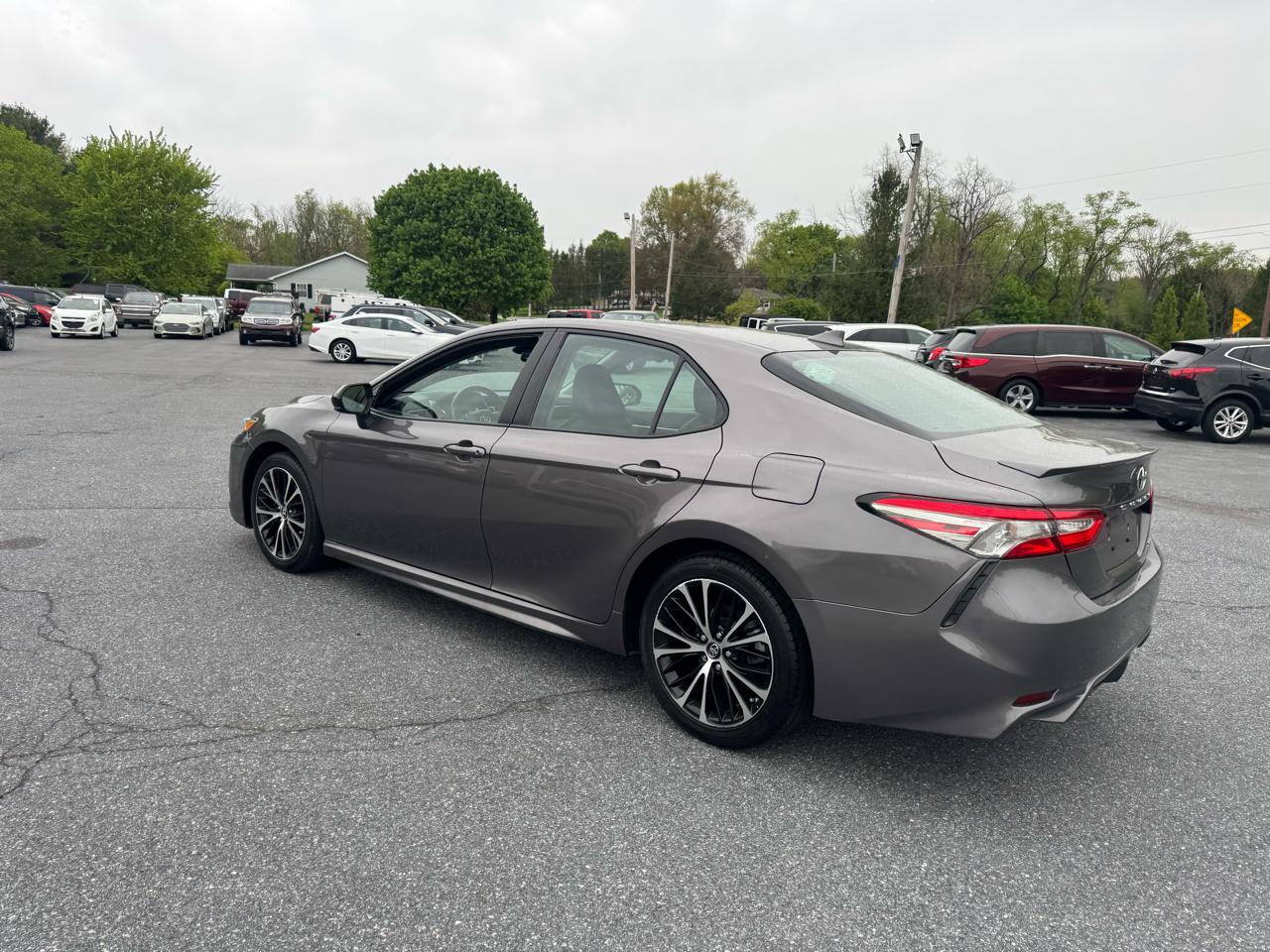 Toyota Camry SE Auto (Natl) 2019