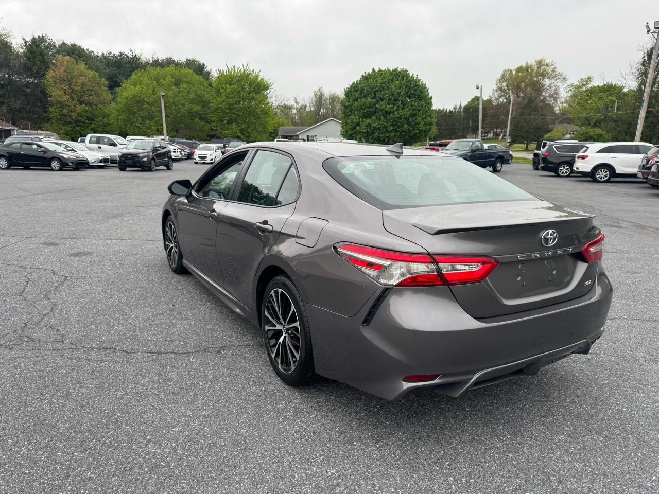 Toyota Camry SE Auto (Natl) 2019