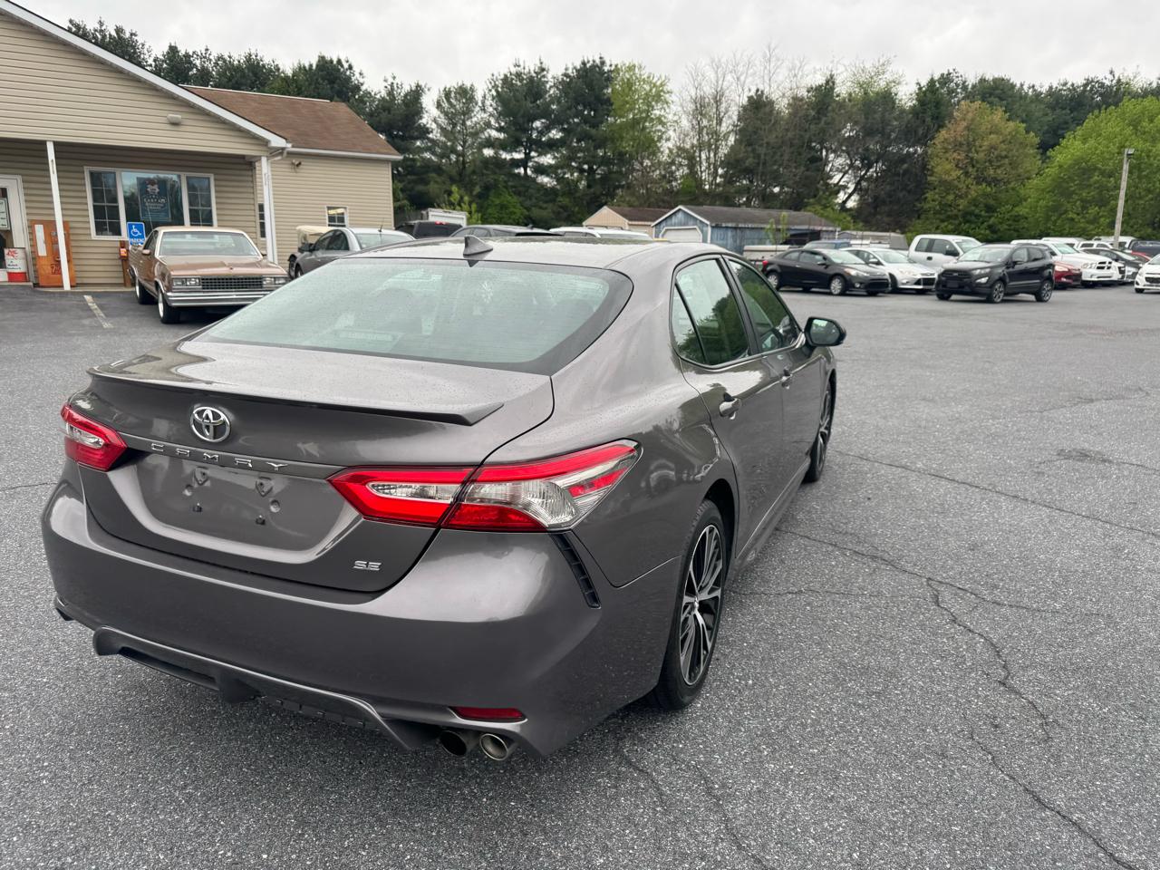 Toyota Camry SE Auto (Natl) 2019