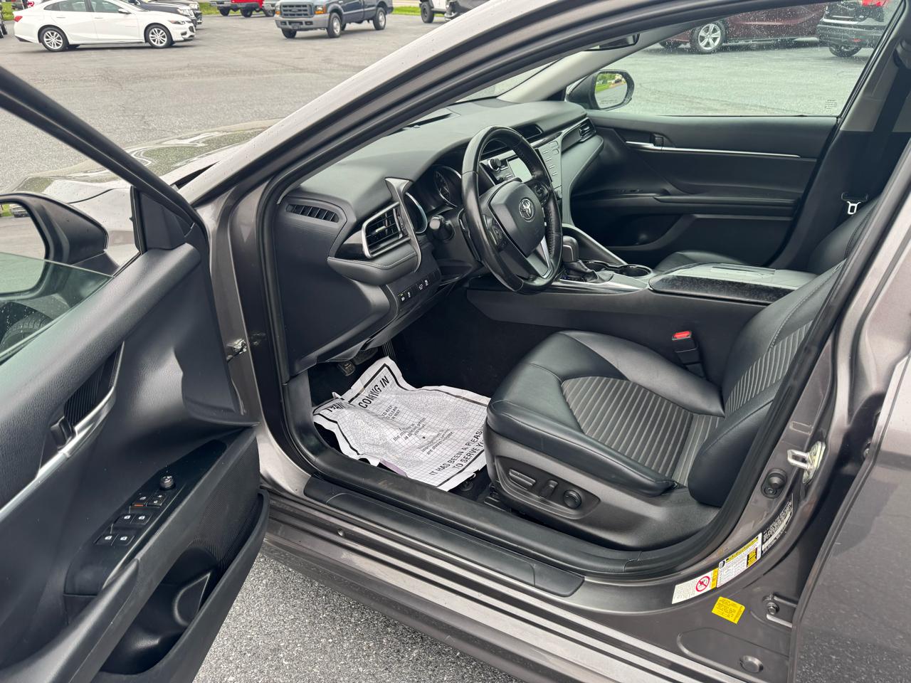 Toyota Camry SE Auto (Natl) 2019