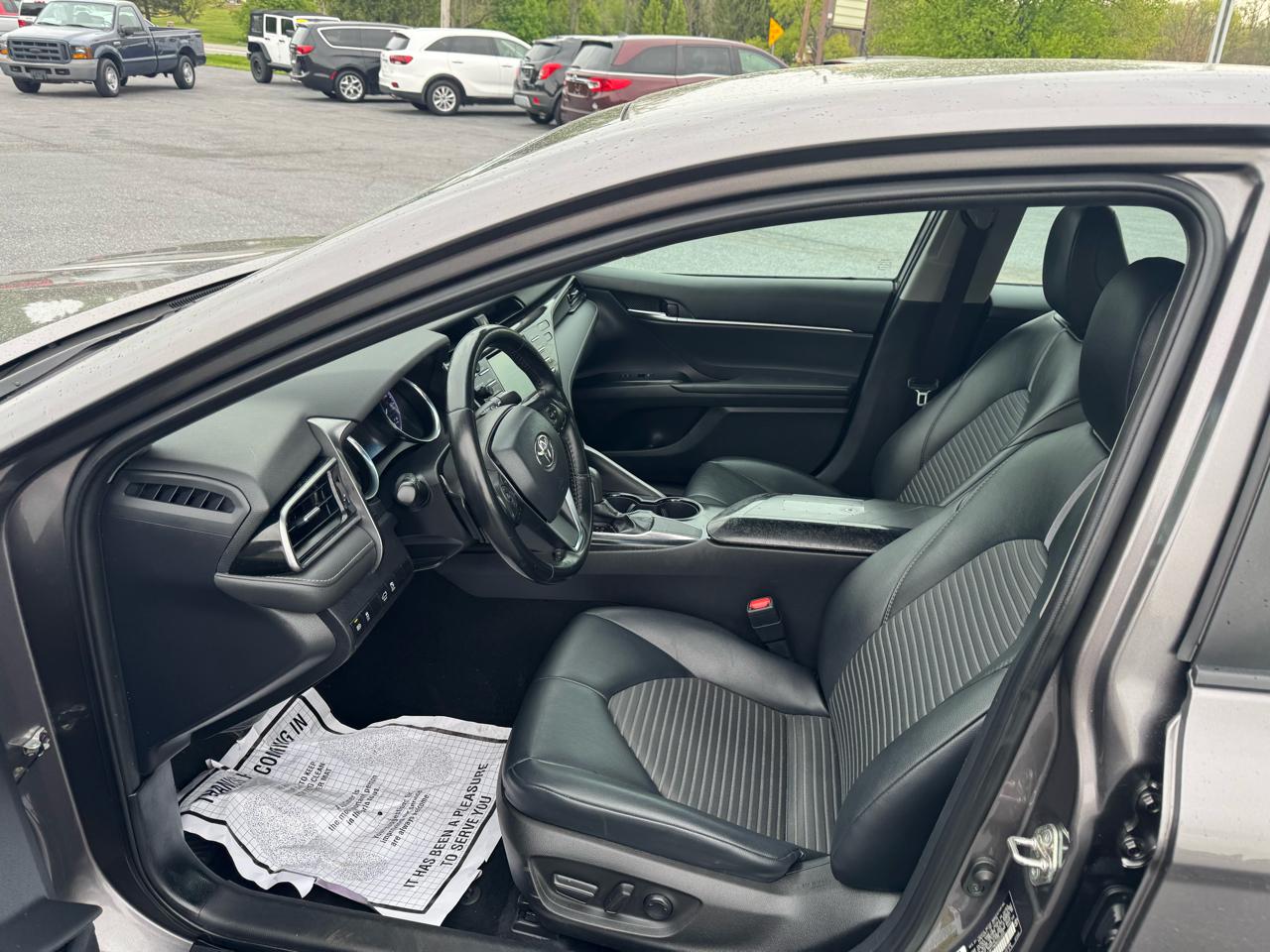 Toyota Camry SE Auto (Natl) 2019