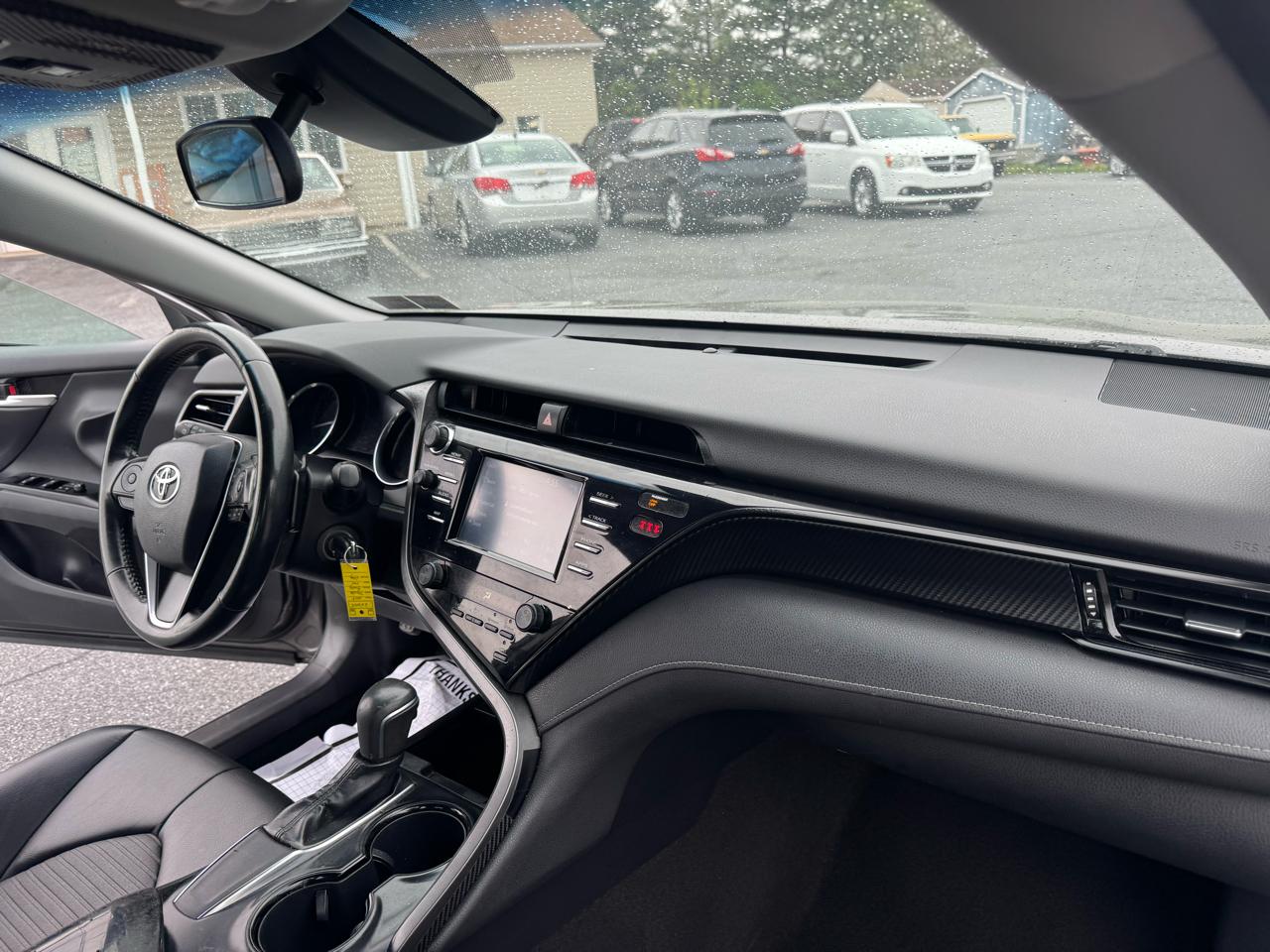 Toyota Camry SE Auto (Natl) 2019
