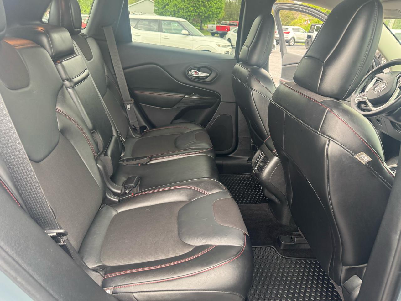 Jeep Cherokee 4WD 4dr Trailhawk 2015