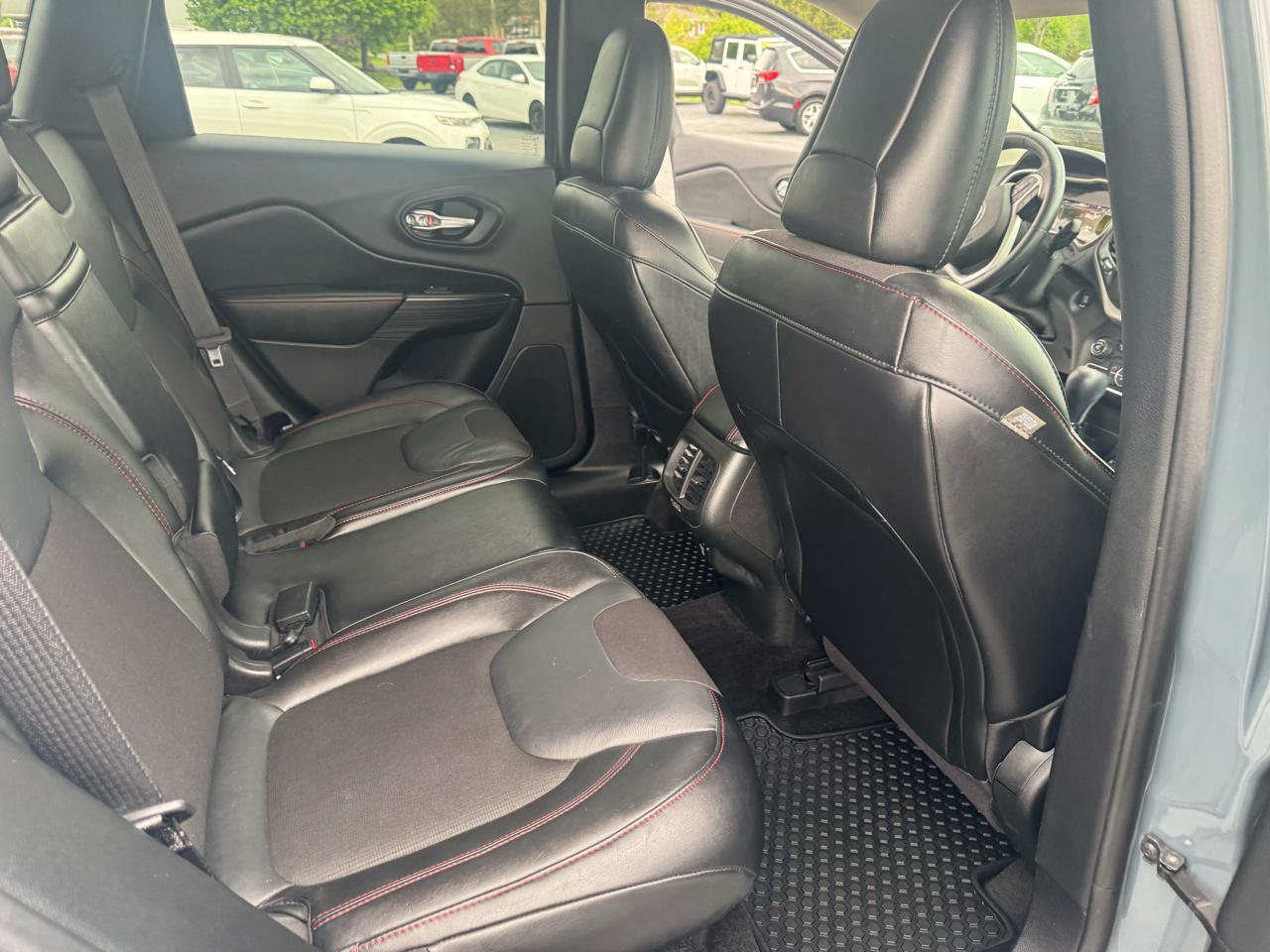 Jeep Cherokee 4WD 4dr Trailhawk 2015