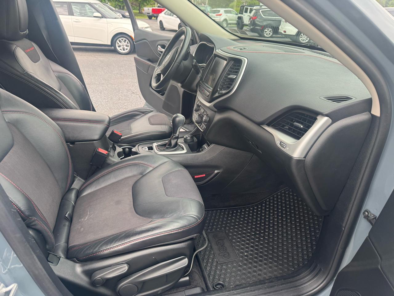 Jeep Cherokee 4WD 4dr Trailhawk 2015