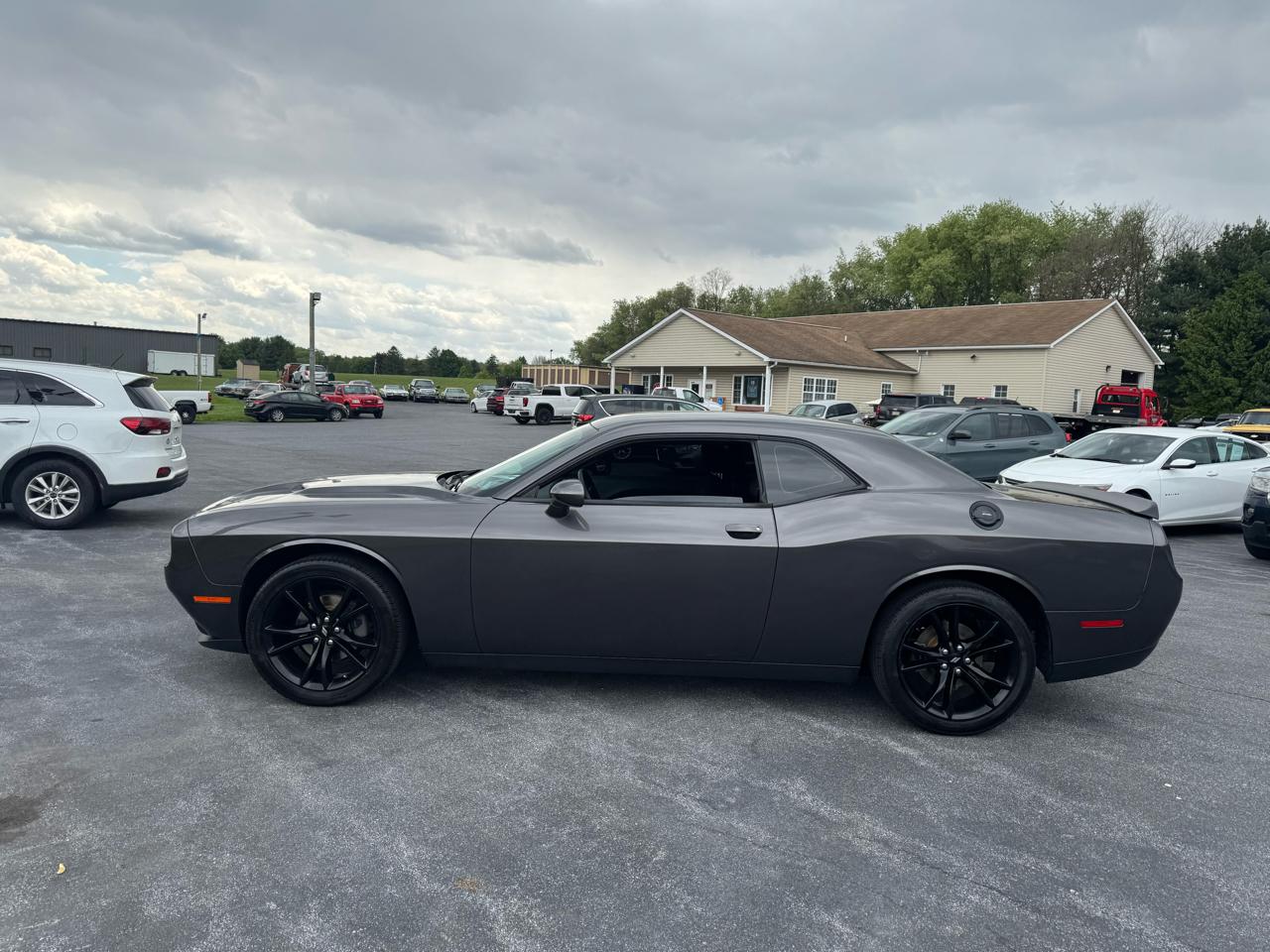 Dodge Challenger SXT RWD 2018