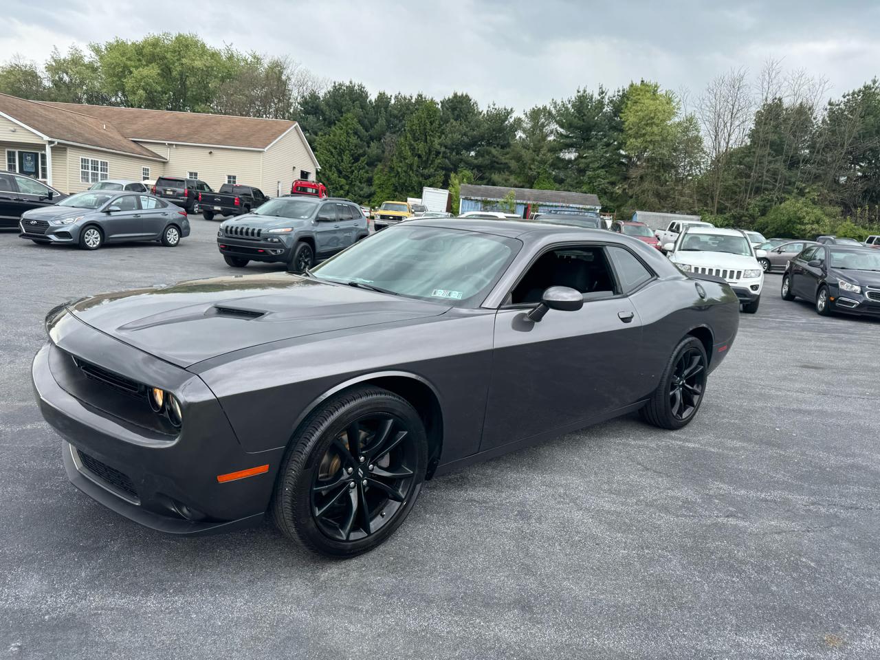 Dodge Challenger SXT RWD 2018