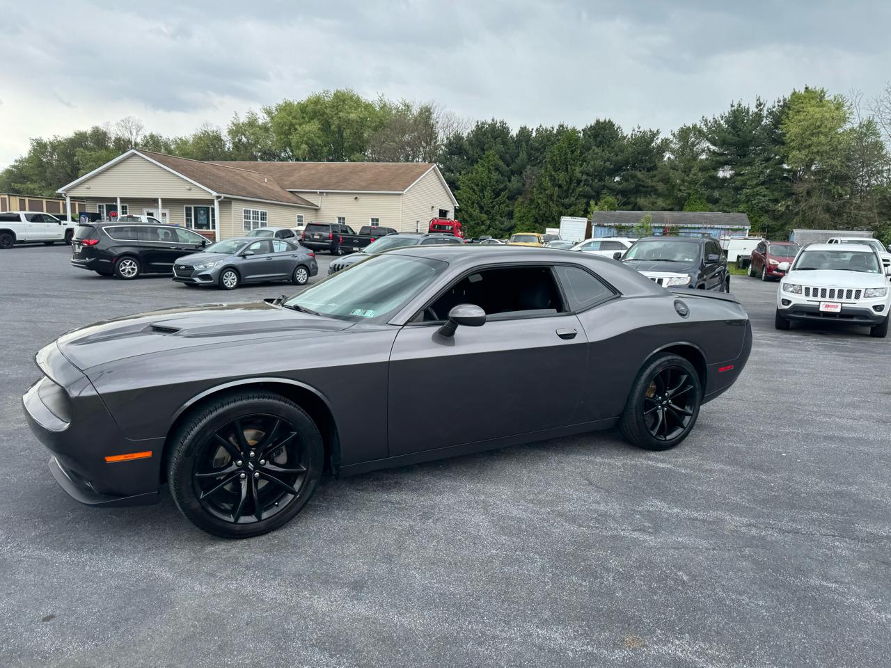 Dodge Challenger SXT RWD 2018