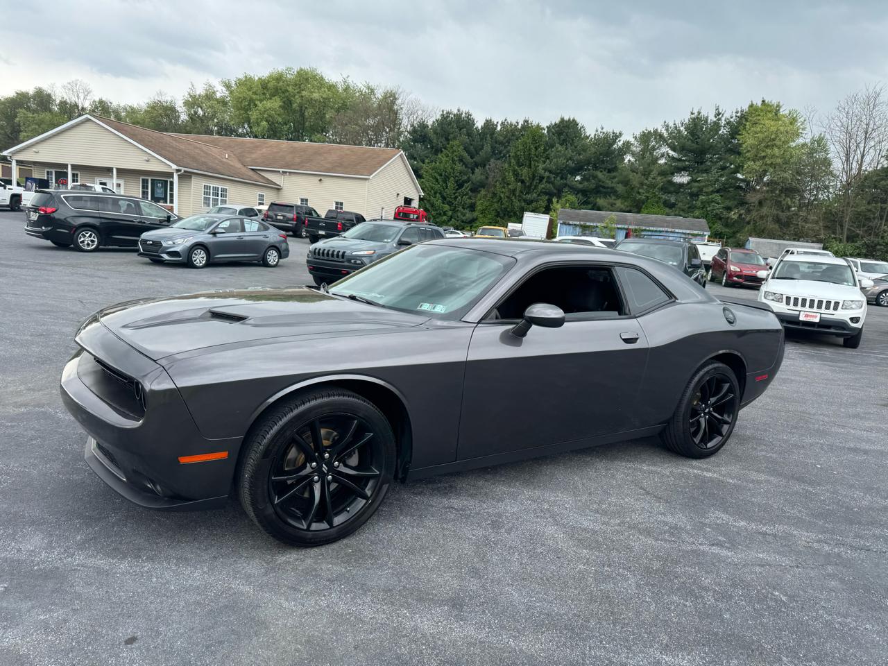 Dodge Challenger SXT RWD 2018