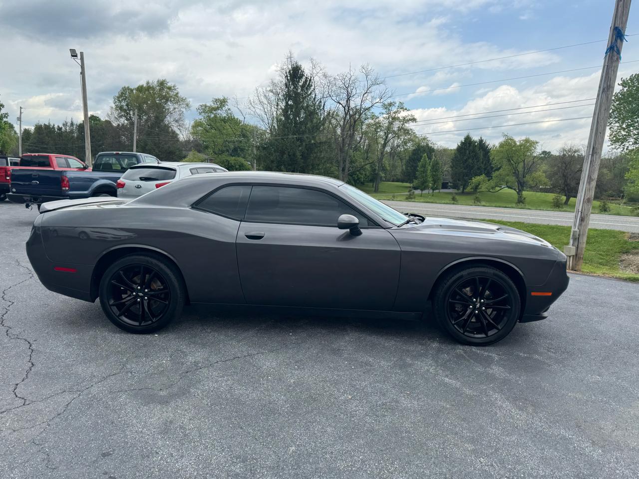 Dodge Challenger SXT RWD 2018