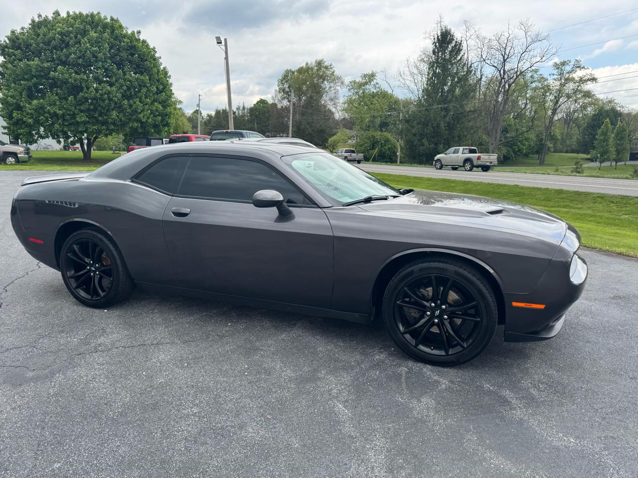 Dodge Challenger SXT RWD 2018