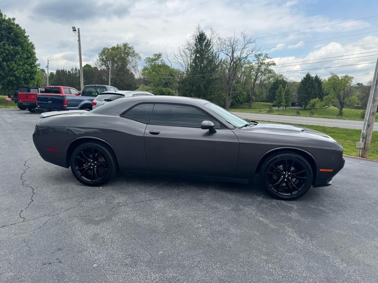 Dodge Challenger SXT RWD 2018