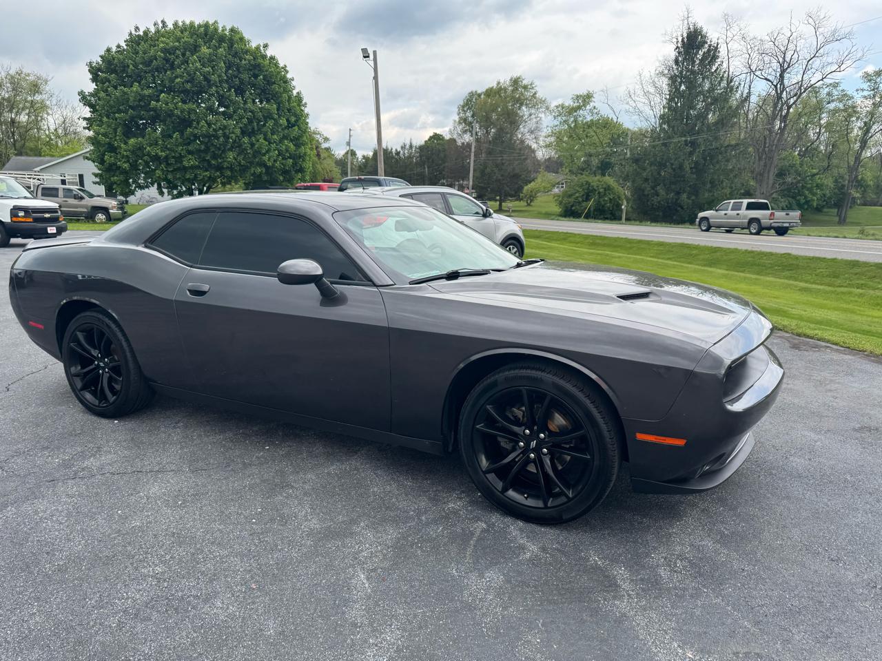 Dodge Challenger SXT RWD 2018