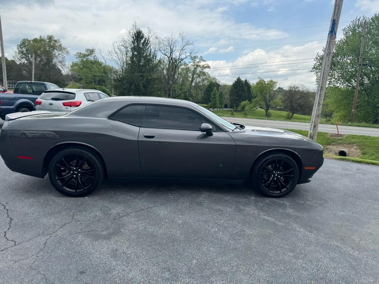 Dodge Challenger SXT RWD 2018