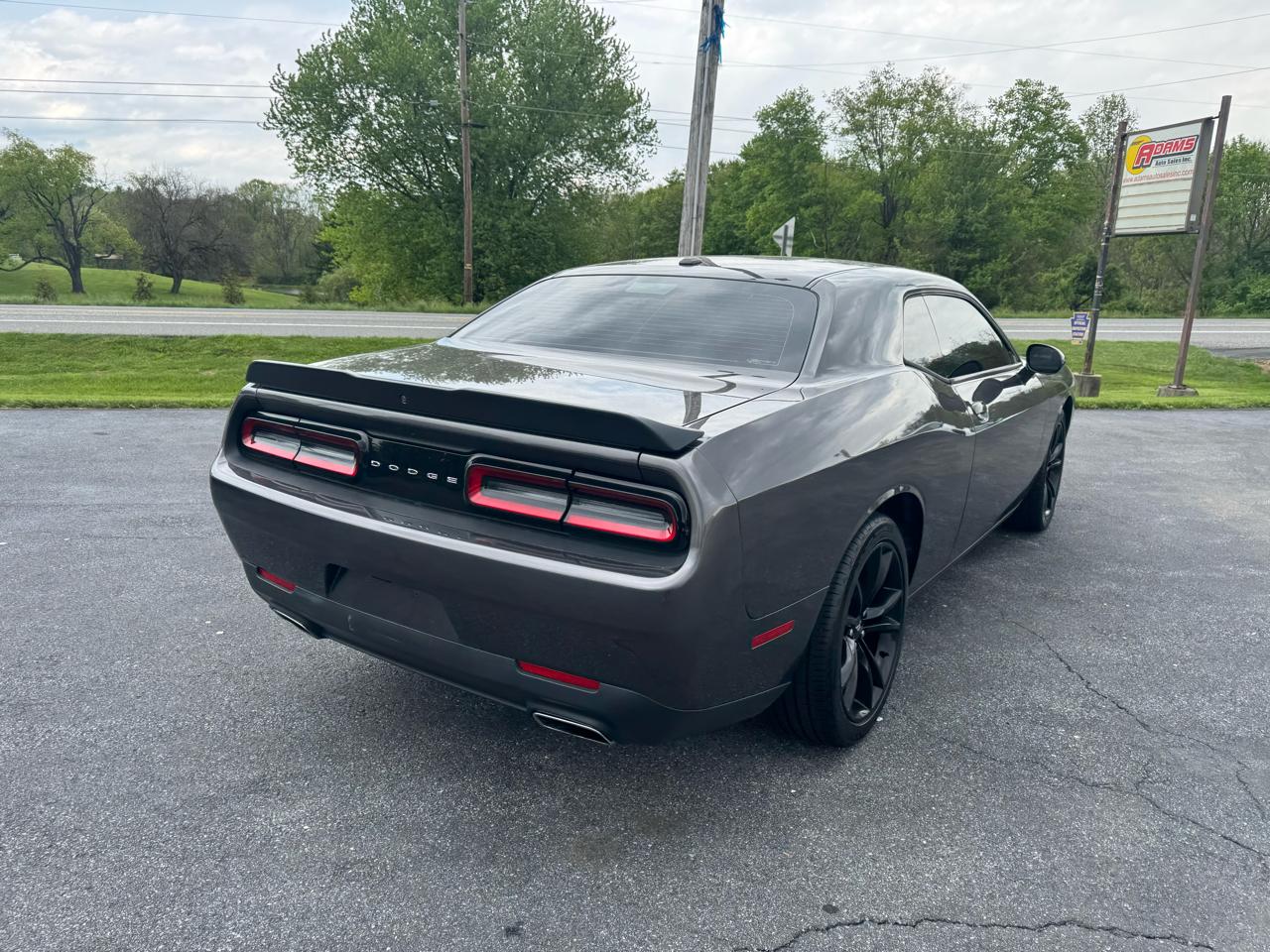 Dodge Challenger SXT RWD 2018