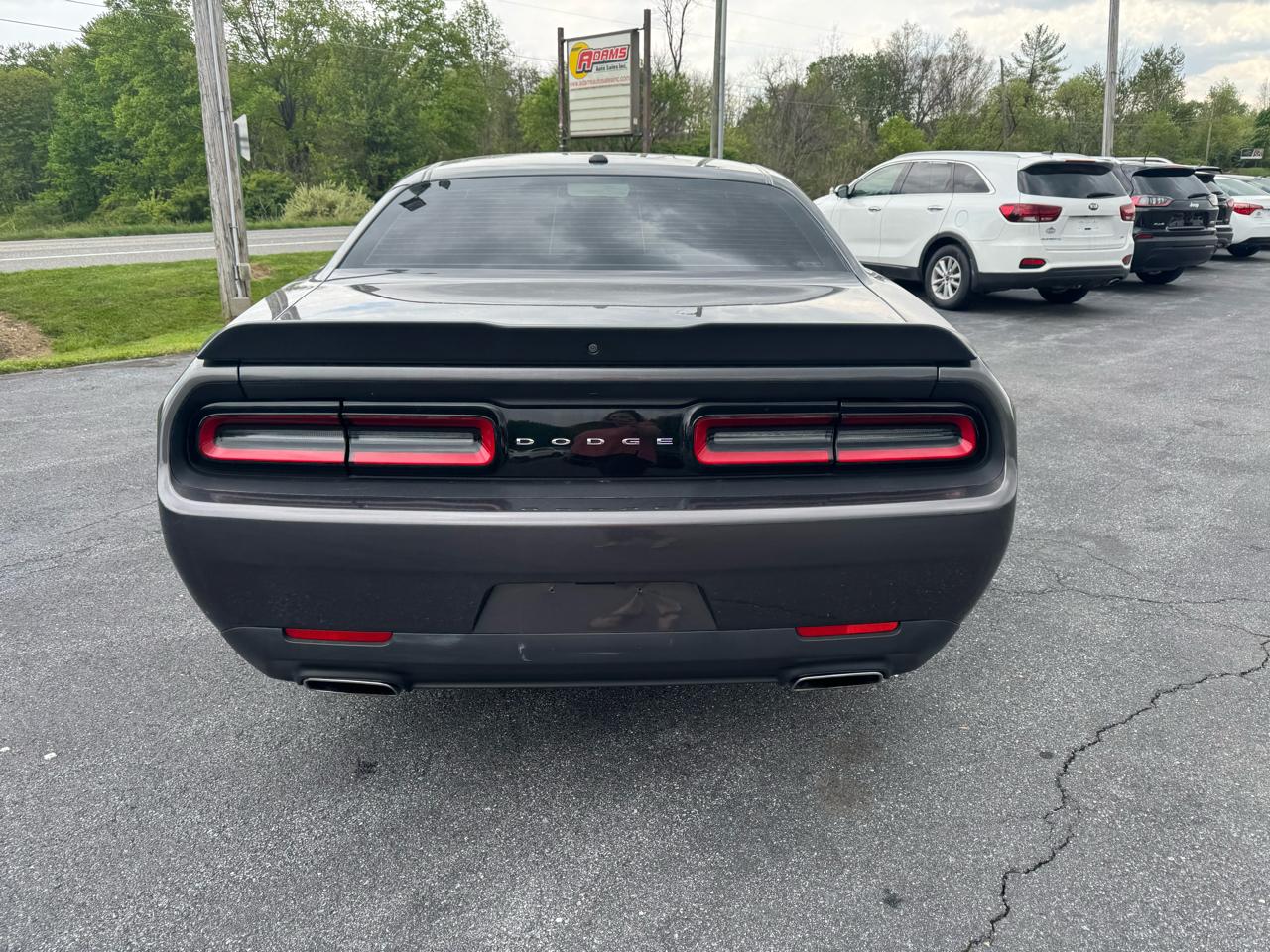 Dodge Challenger SXT RWD 2018