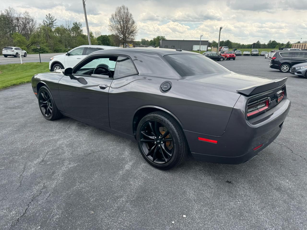 Dodge Challenger SXT RWD 2018
