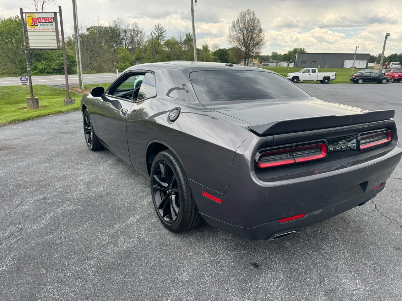 Dodge Challenger SXT RWD 2018