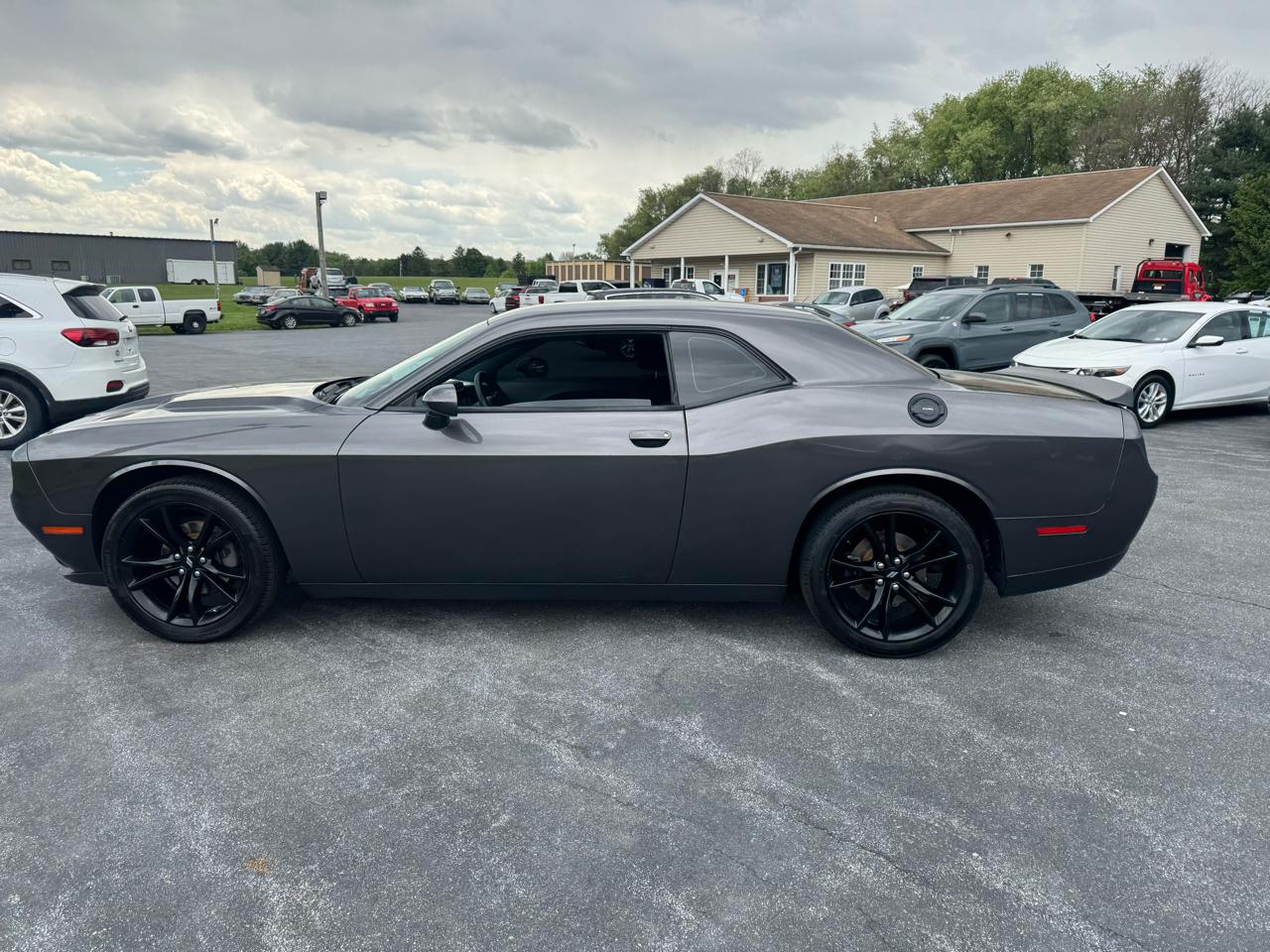 Dodge Challenger SXT RWD 2018